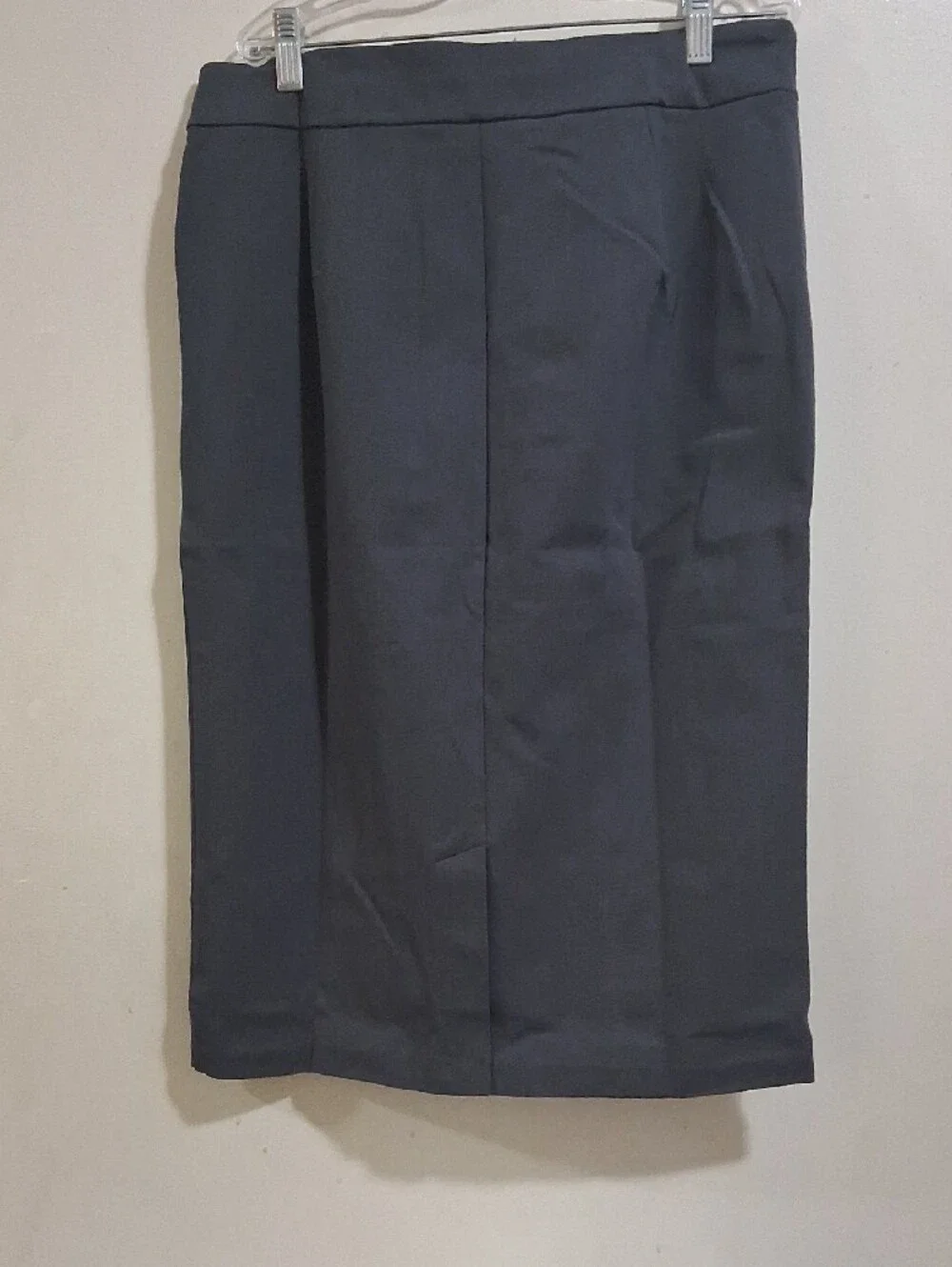 NWT T Tahari Grey Pencil Skirt Tummy Control Size M.